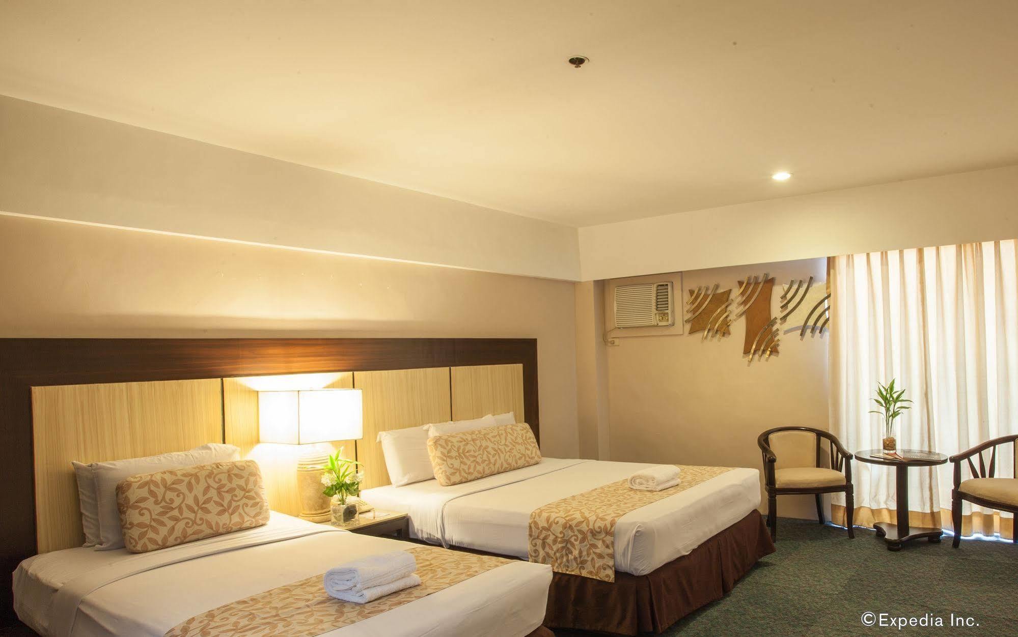 Cebu Grand Hotel Esterno foto